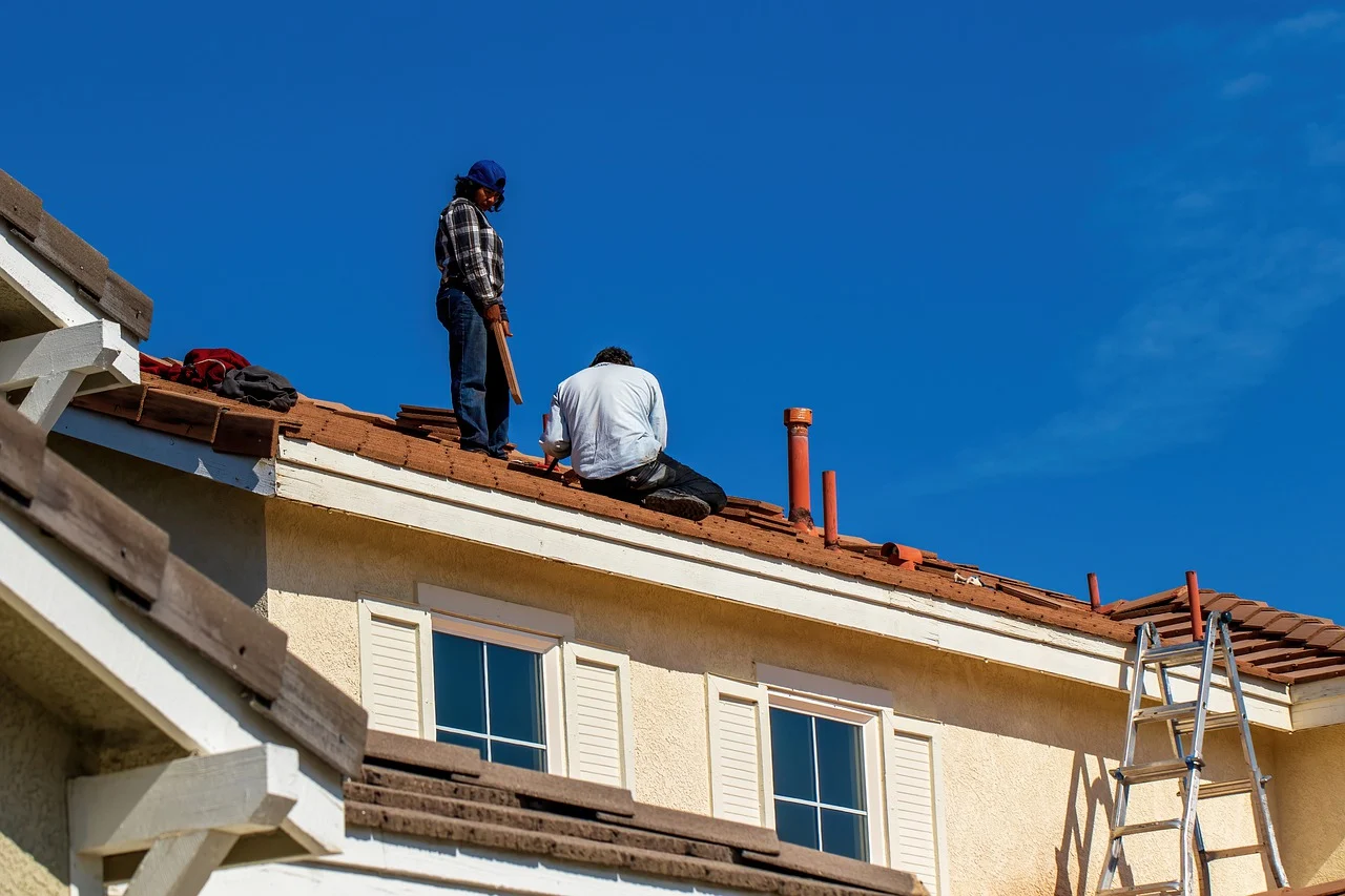 How To Hire The Right Professionals For Your Roof Repairs